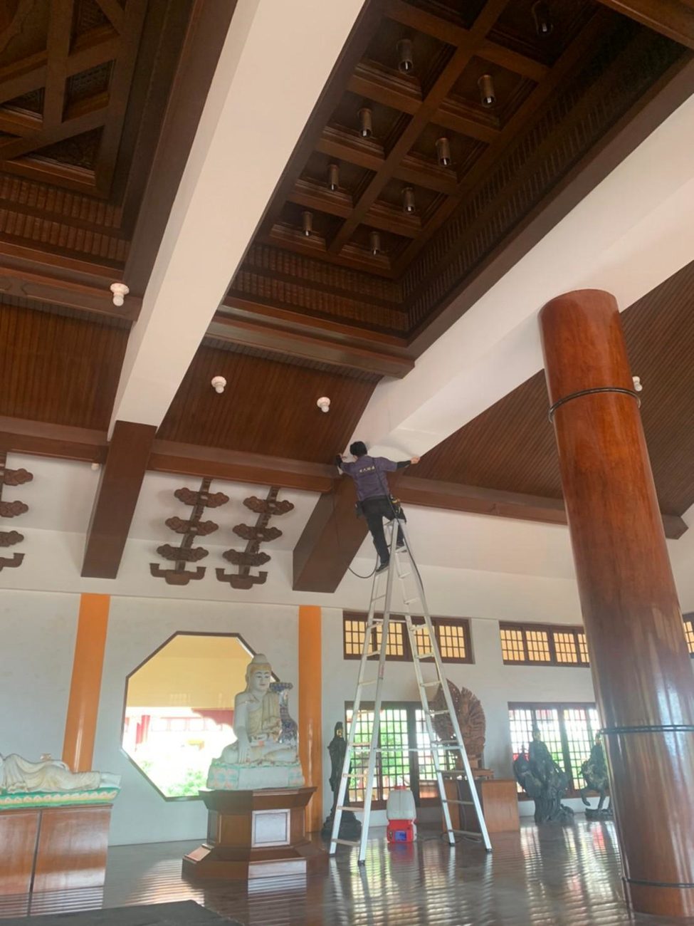 觀音禪寺：大殿挑高木作天花板施作
