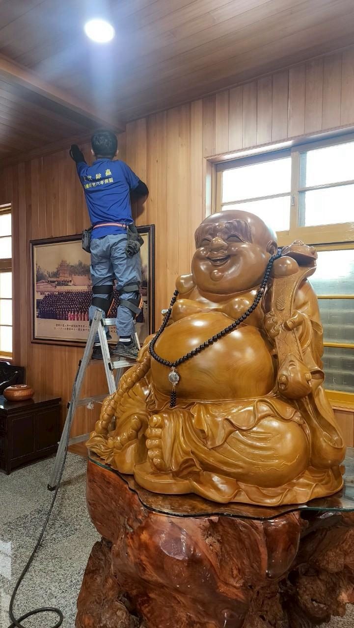 日月禪寺:彌勒佛木雕周邊與天花板施作