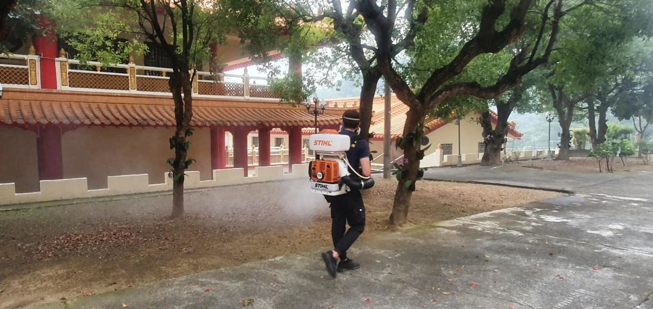 寺廟環境消毒：處理廟埕與林蔭步道