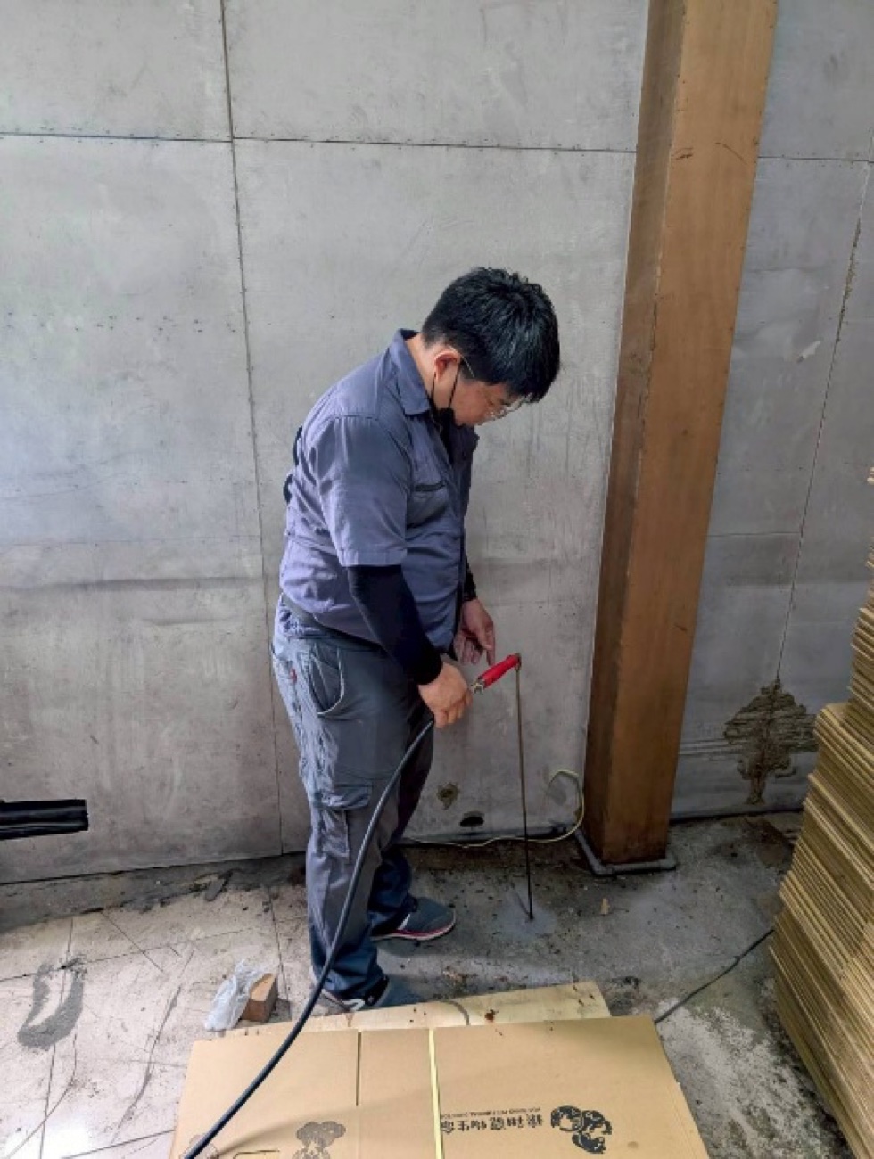 水泥地面鑽孔灌注藥劑